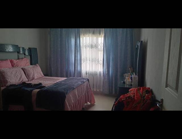 4 BEDROOM HOUSE FOR SALE IN NGWELEZANA